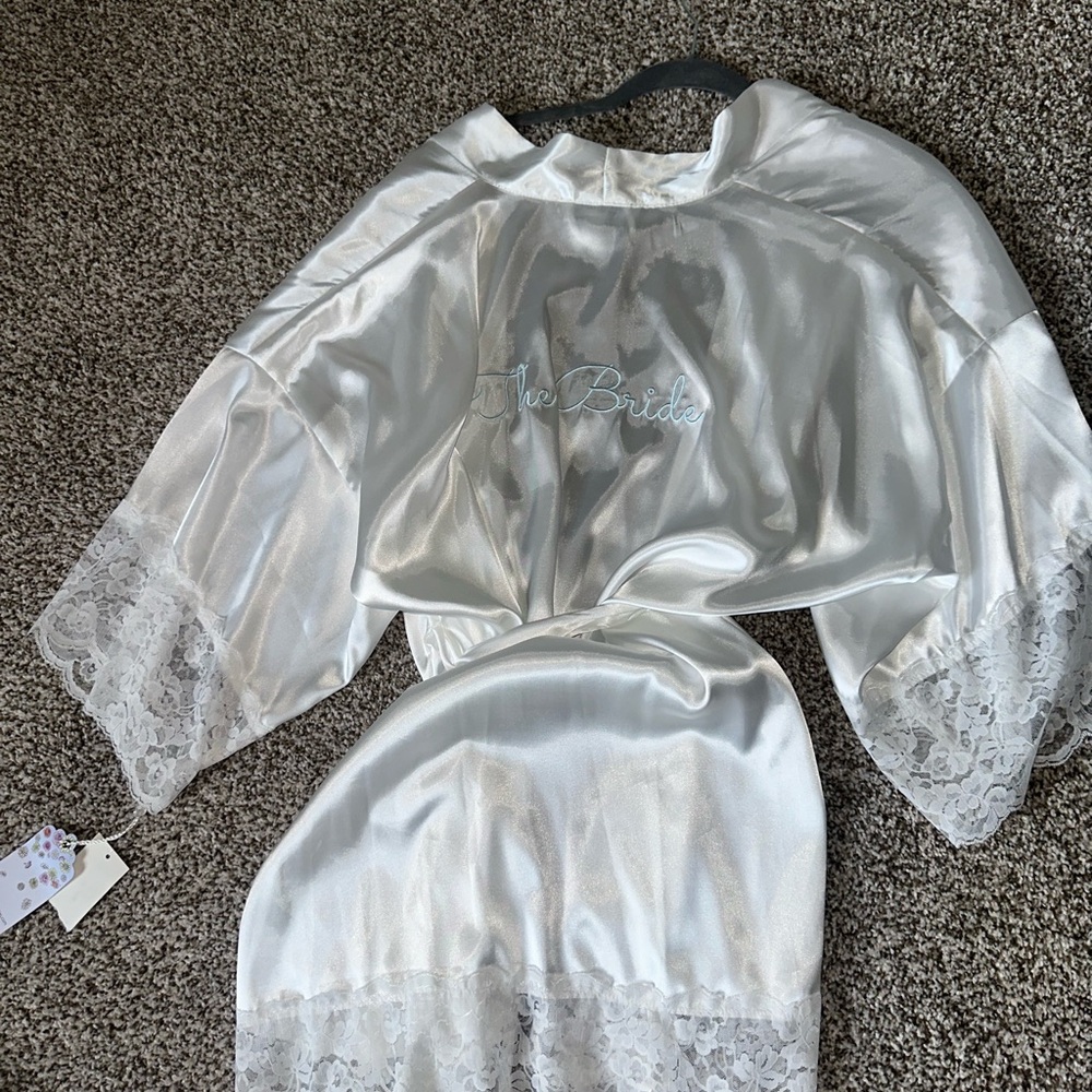 Elegant White Bridal Robe